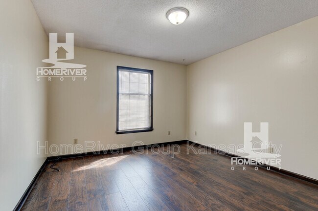 Foto del edificio - 5534 NW Homer White Rd