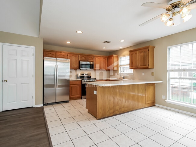 Building Photo - 11415 Mulberry Cir