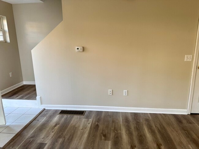 Building Photo - 3 Frankie Ln