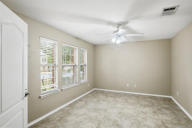 Building Photo - 509 Castebar Dr