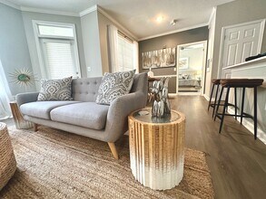 Building Photo - Avana Long Point