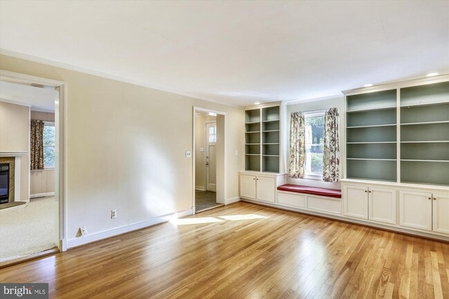 Building Photo - 7918 Lynbrook Dr