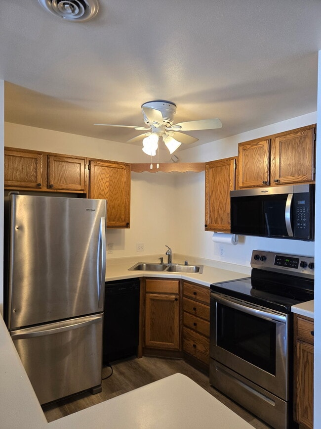 Foto del edificio - 566 Athletic Way