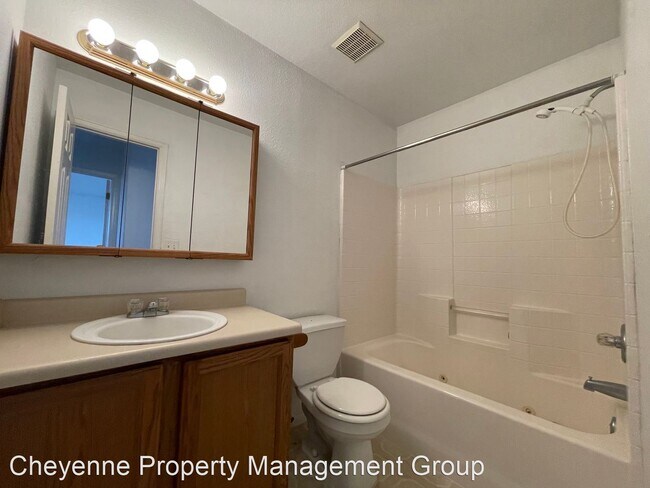 Building Photo - 3 br, 3.5 bath House - 5727 Atlantic Dr