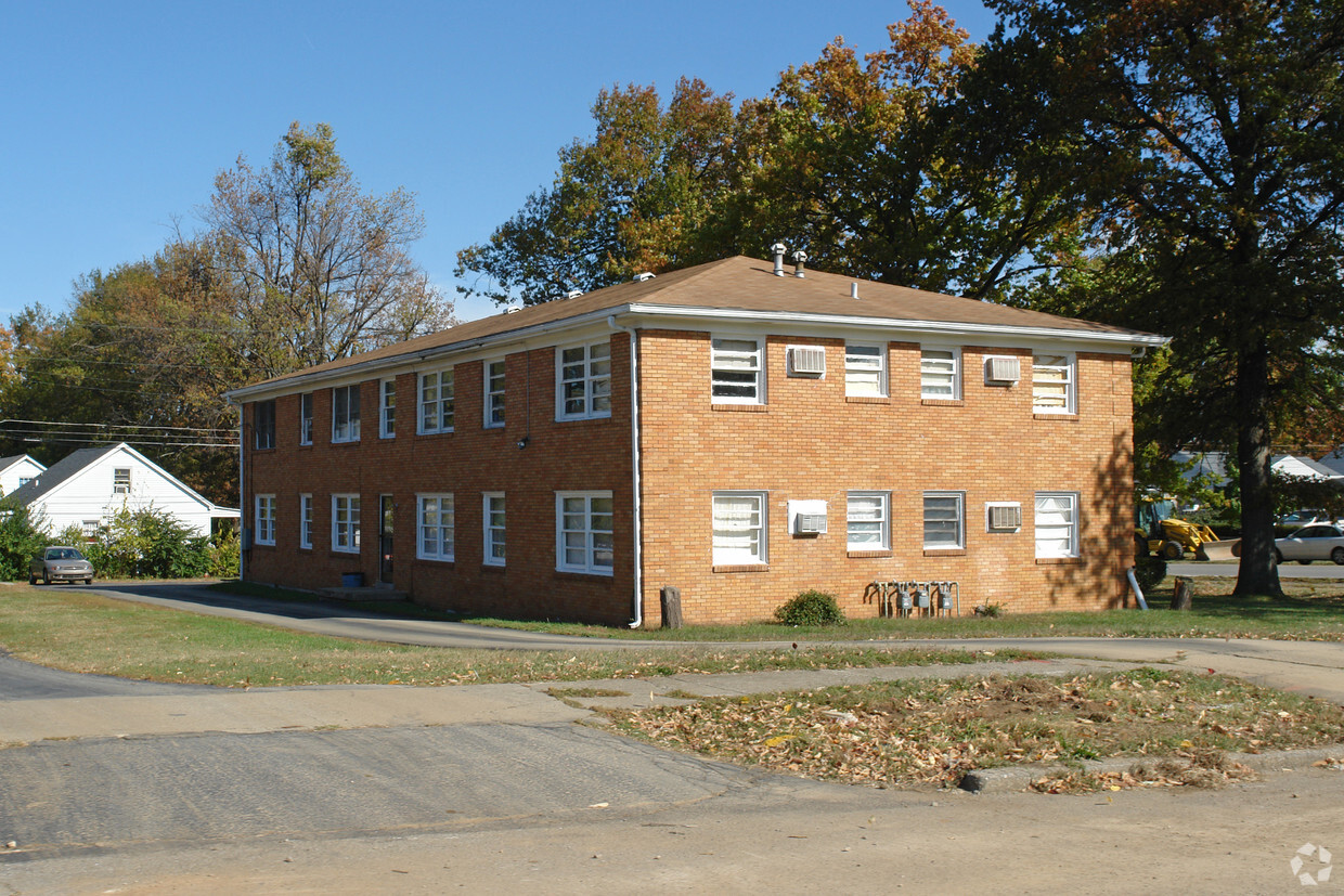 Primary Photo - Northland Apartments