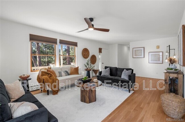 Foto del edificio - 4149 Red Rock Dr