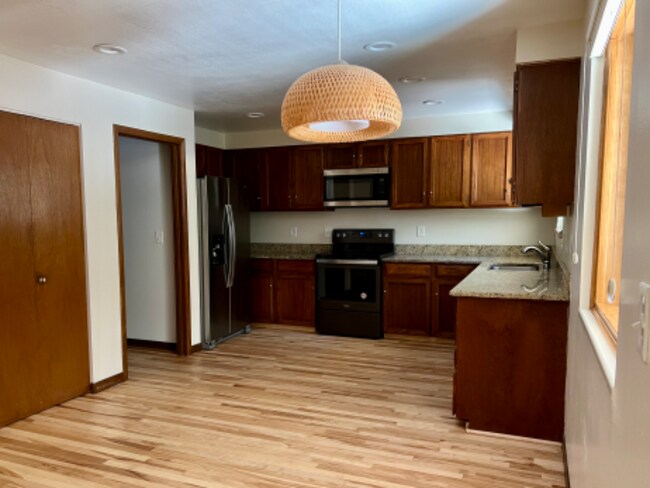 Building Photo - 9440 W 56th Pl