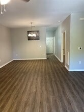 Building Photo - 8602 Alsuma St