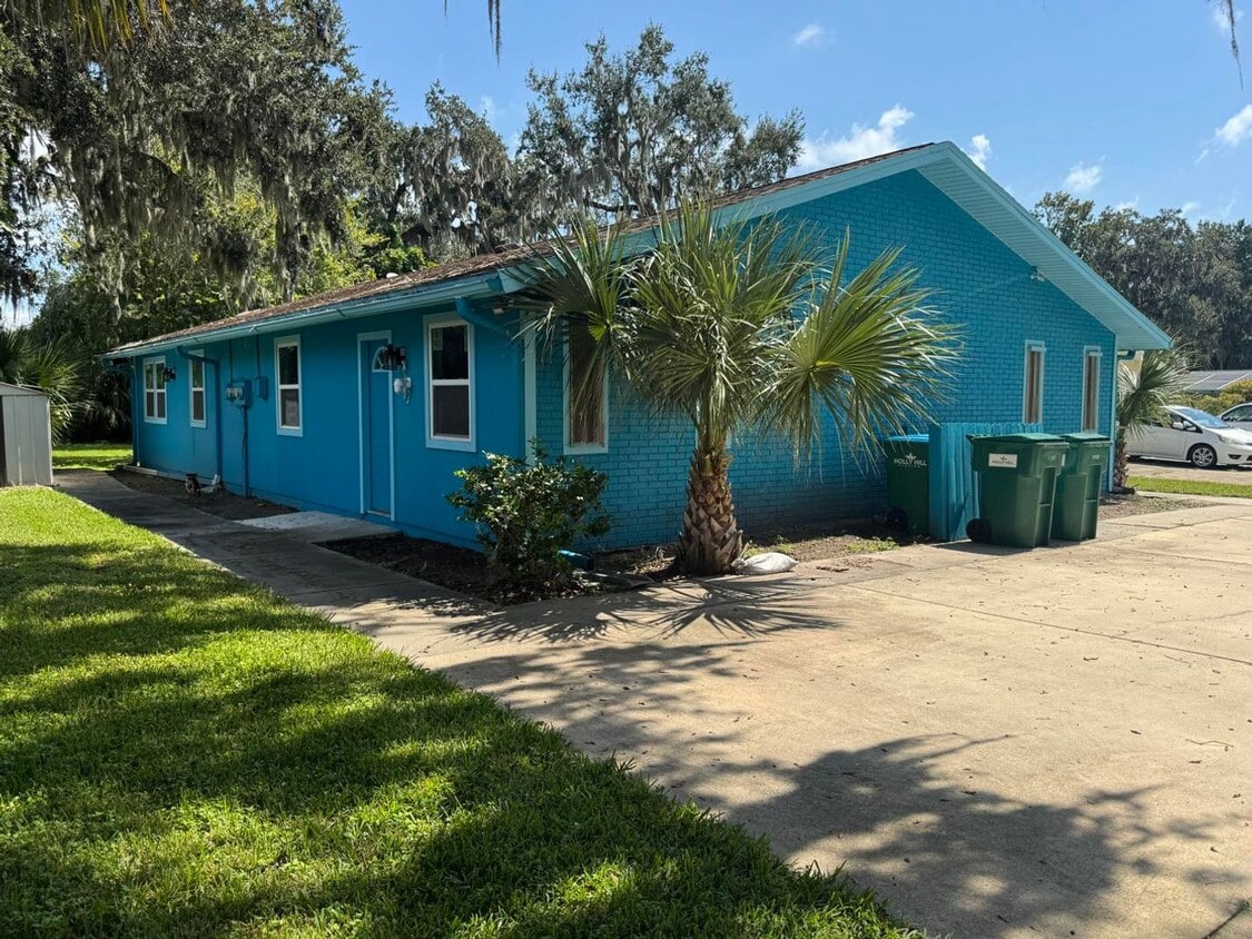 Primary Photo - 2/2 Duplex with Flex Room
