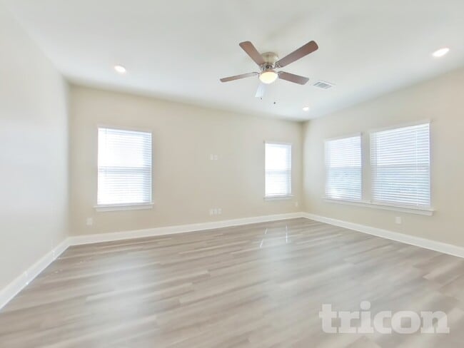 Building Photo - 1209 Dutch peak