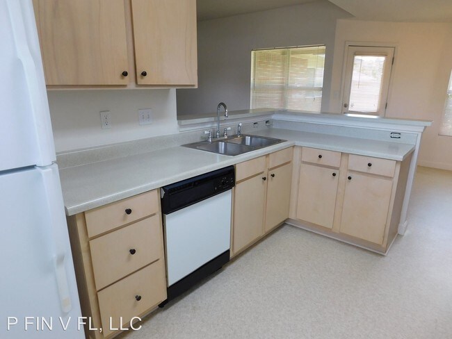 Building Photo - 2 br, 1 bath House - 60 Boreal Ct