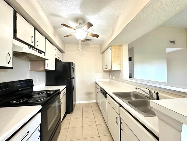 Building Photo - 815 Boynton Beach Blvd