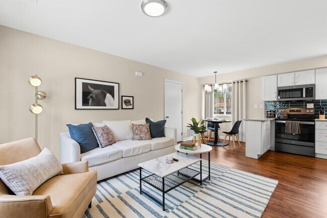 Foto del edificio - 18451 Sharon Ln