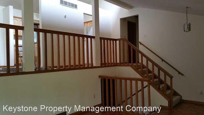 Building Photo - 4 br, 2.5 bath House - 1546 Buresh Avenue