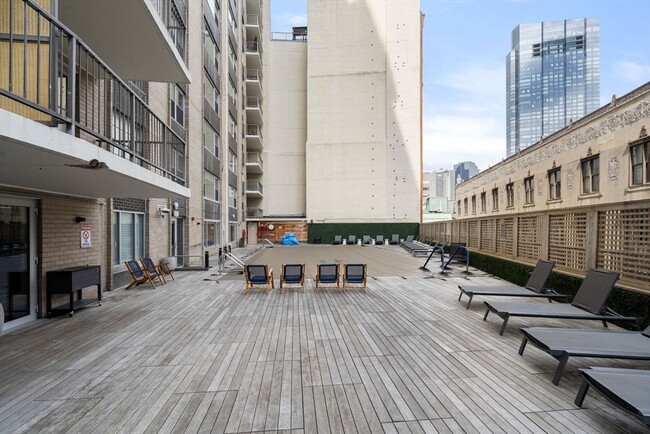 Building Photo - 151 Tremont St