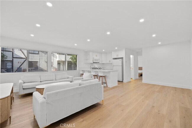 Foto del edificio - 18530 Hatteras St