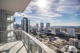 Building Photo - 851 NE 1st Ave