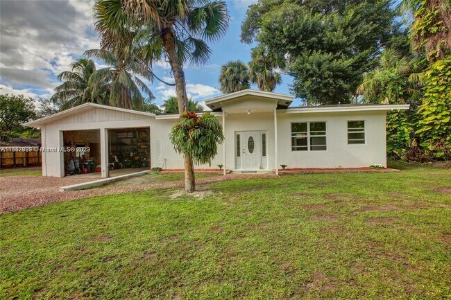 Building Photo - 1841 SW 29th Ave