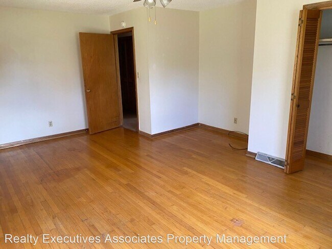 Building Photo - 2 br, 1 bath House - 332 Kyker Road