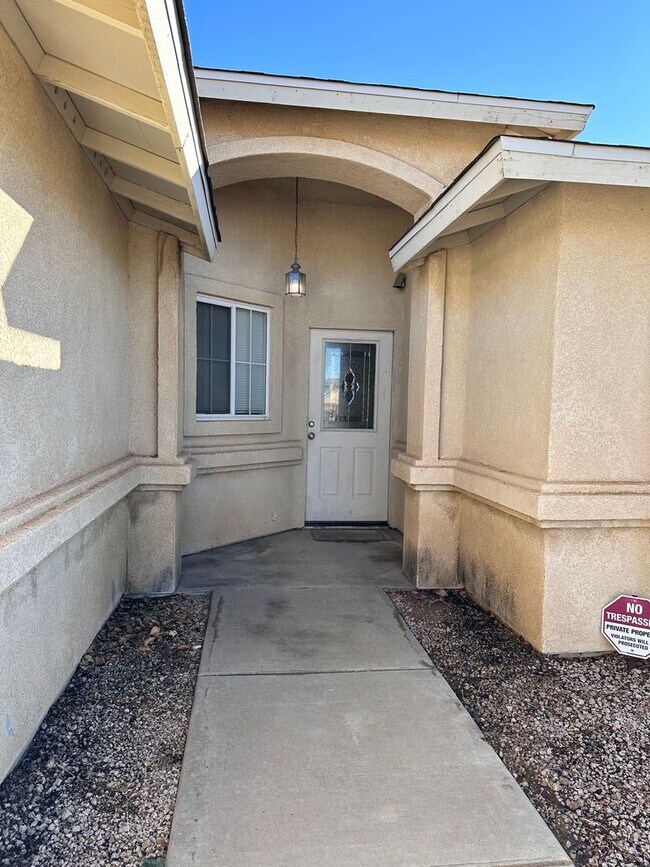 Foto del edificio - Great 3 Bedroom, 2 Bath Home Centrally located in Kingman!