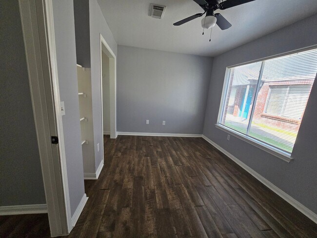 Foto del edificio - 4107 Almeda Genoa Rd