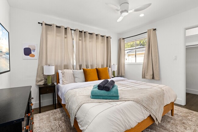 Foto del edificio - 8413 Kittyhawk Ave