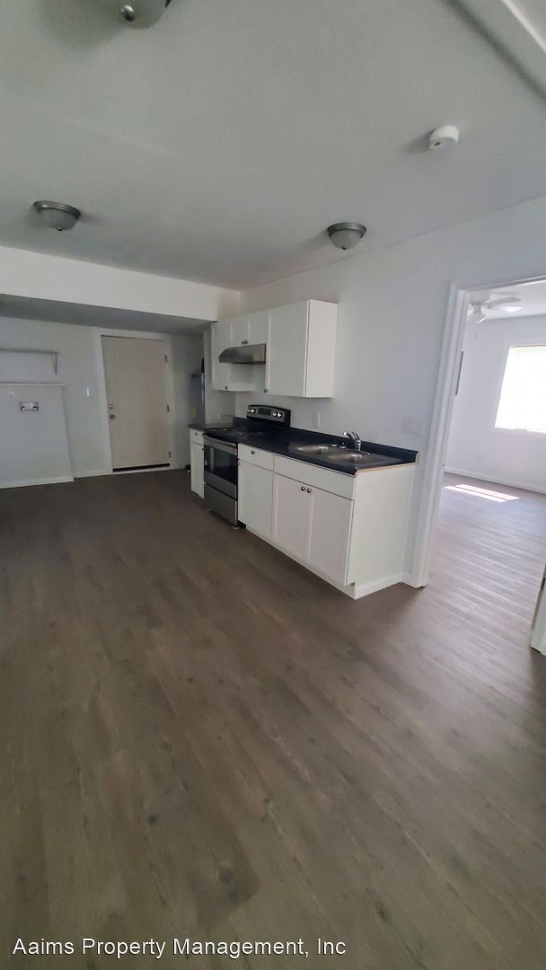 Building Photo - 2 br, 2 bath House - 903 Locust Street