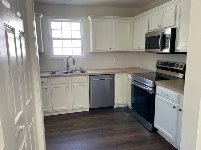Foto del edificio - 120 Owl Trace Ln