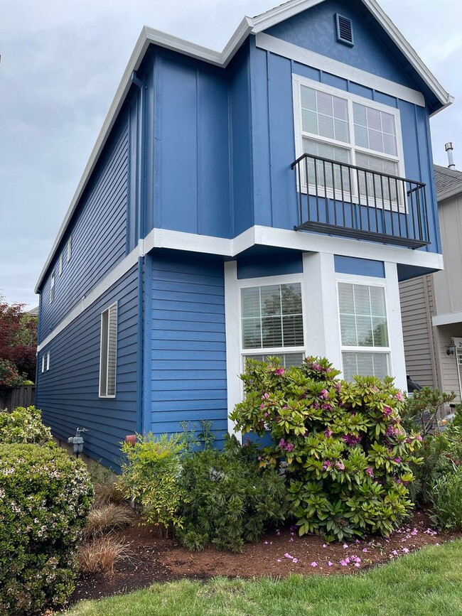 Building Photo - 20711 SW Rosemount St