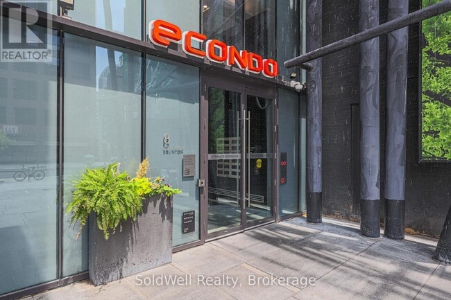 Building Photo - 3904-3908 EGLINTON Ave