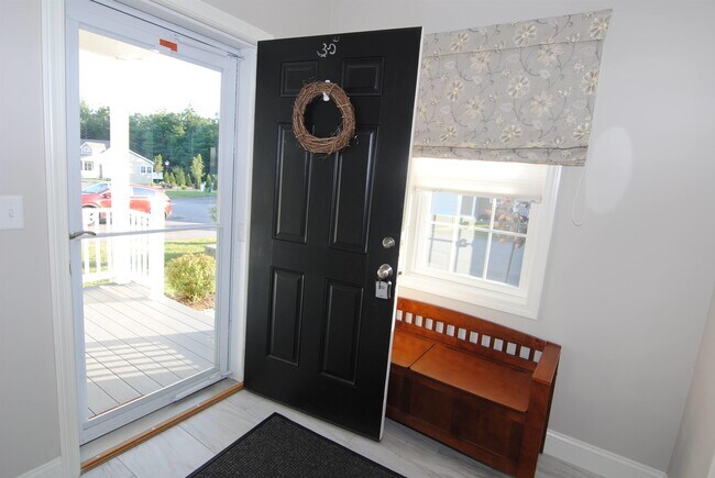 Building Photo - 16 Toby Cir