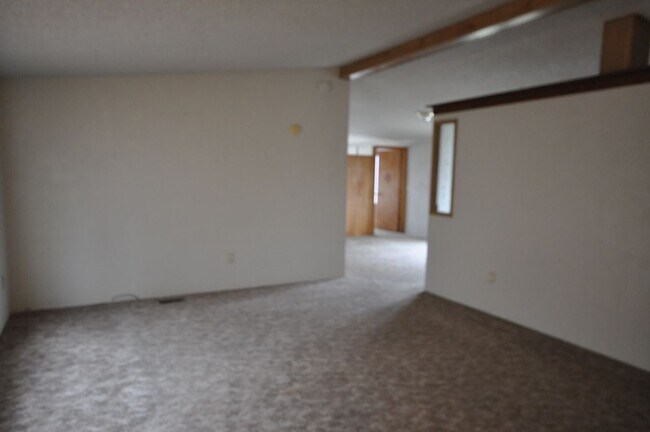 Building Photo - 4 Bed 2 bath in Garden City on large Lot!