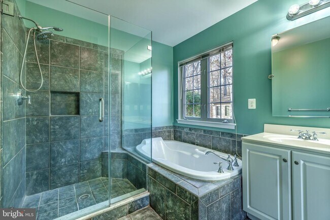 Foto del edificio - 218 Cross Creek Ct