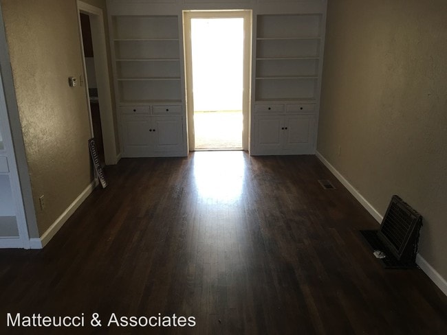 Foto del edificio - 2611 N Pershing Ave