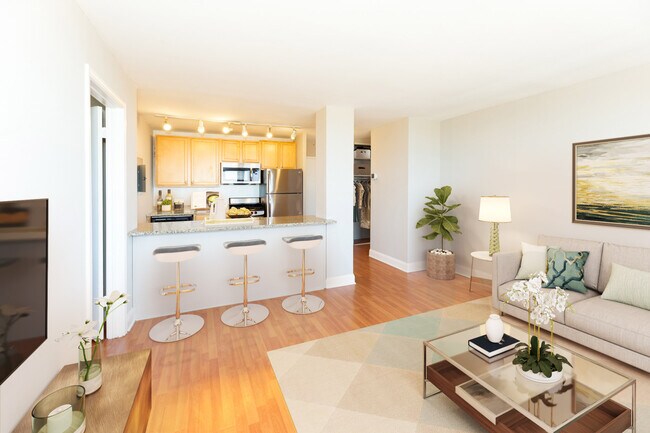 Foto del edificio - 4100 N. Marine Dr.