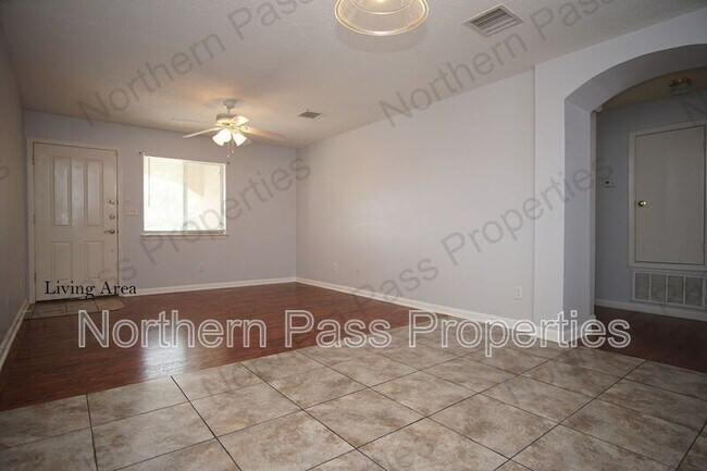 Foto del edificio - 3400 Blue Earth Ln