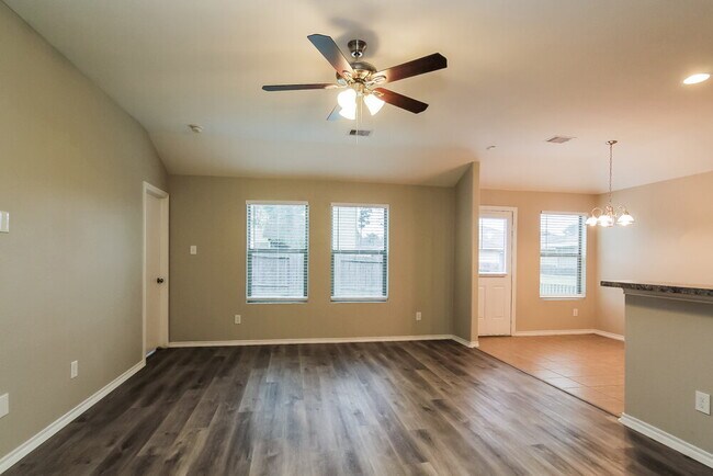 Foto del edificio - 801 Lovebug Ln