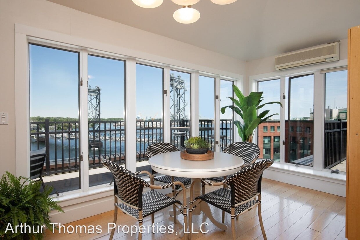 Primary Photo - 2 br, 2.5 bath House - 121 Bow St. Unit A2