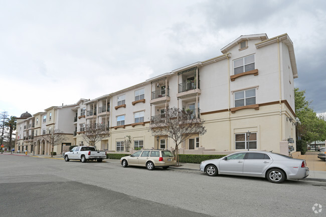 Building Photo - Parkview Court Senior Apartments