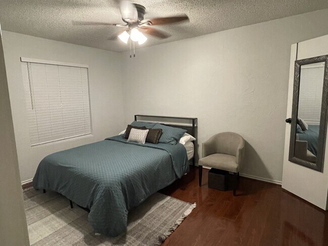 Foto del edificio - 2750 Holly Hall St