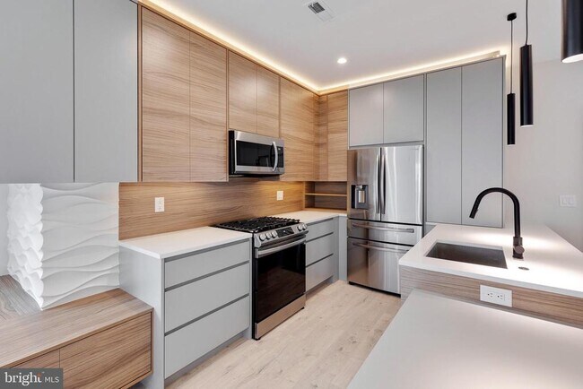 Foto del edificio - 1601 S 22nd St