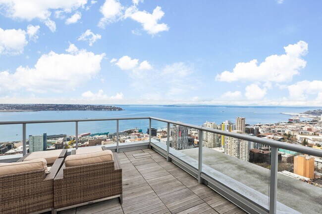 Foto del edificio - Stellar Denny Triangle Luxury Condo