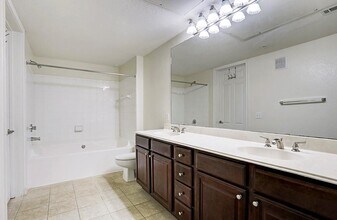 Building Photo - 7575 Kirby Dr