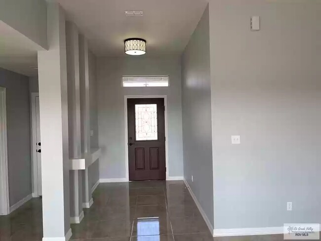 Foto del edificio - 2933 Zeb Dr