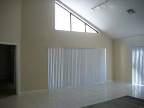 Building Photo - 5220 Via de Amalfi Dr