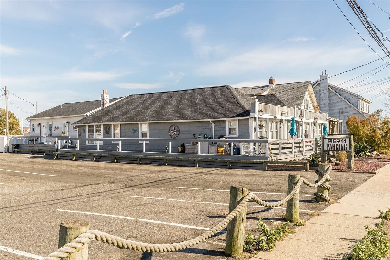 Primary Photo - 437 Fire Island Ave