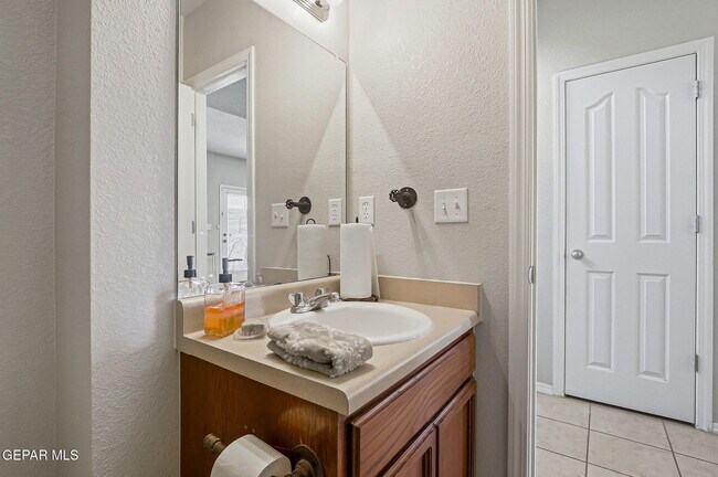 Foto del edificio - 14220 Firewood Dr