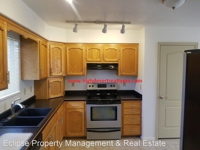 Building Photo - 3 br, 2 bath House - 637 Avalon Ct.