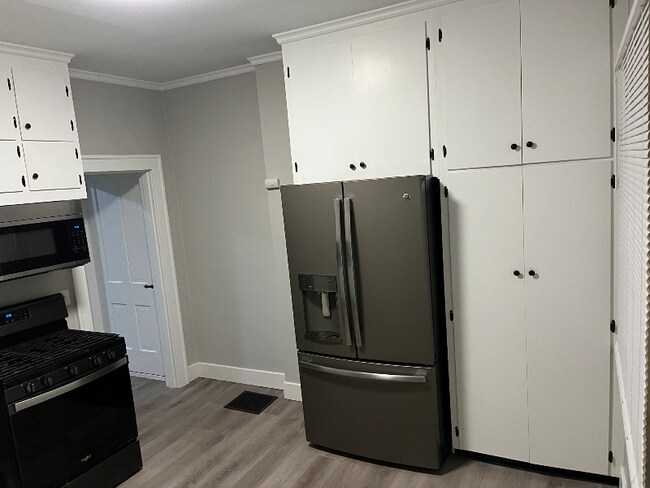 Foto del edificio - 221-223-223 S State St