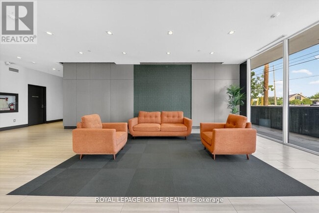 Photo du bâtiment - 3560 St Clair Ave E